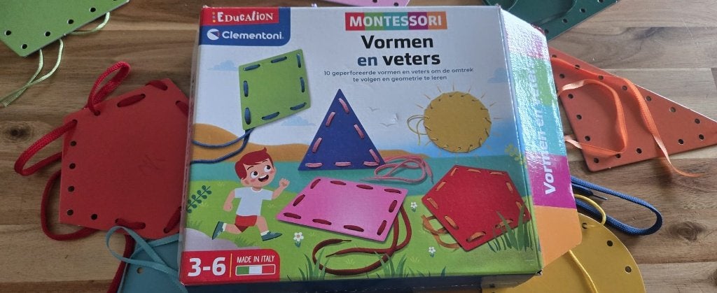 vormen en veters montessori clementoni, Ophalen, Zo goed als nieuw