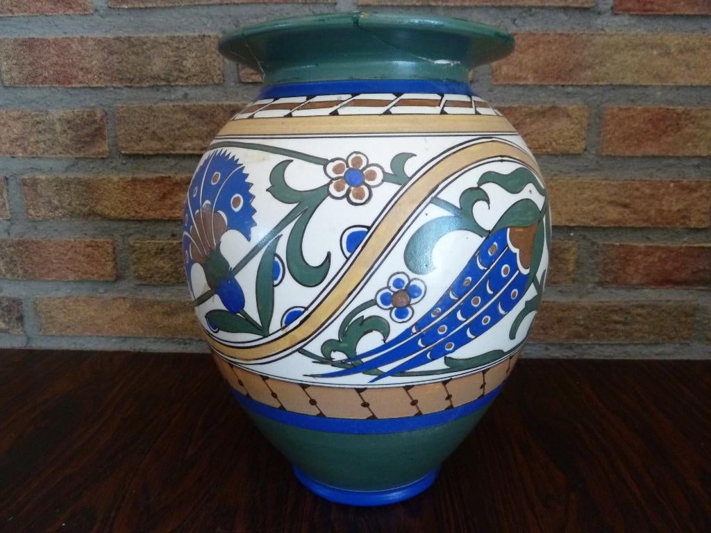 Arnhemsche Fayence vaas, 26cm. Schade., Ophalen of Verzenden