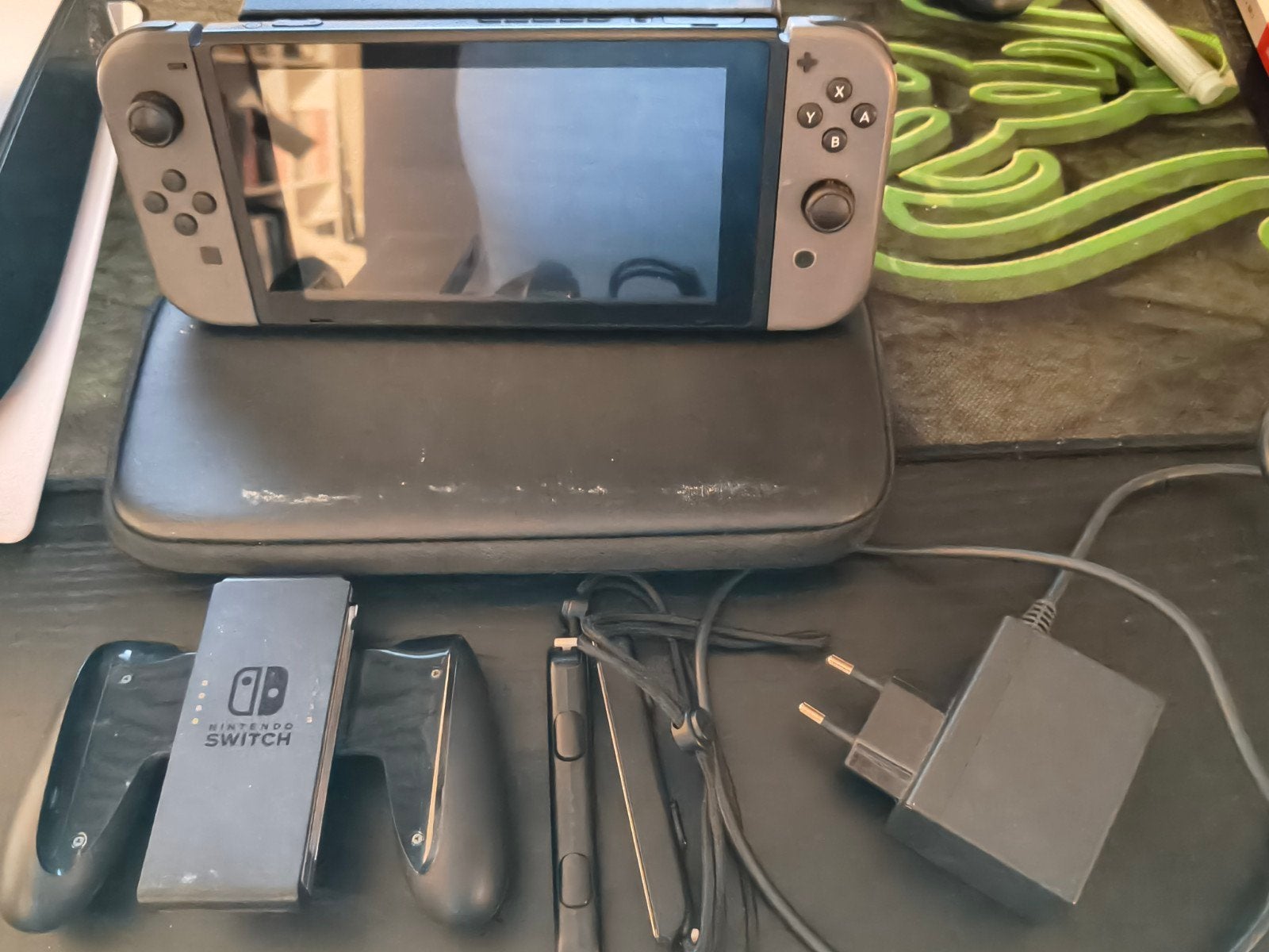 Nintendo Switch One, Spelcomputers en Games, Ophalen, Zo goed als nieuw, Met 1 controller, Switch Original