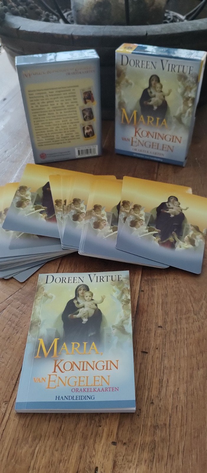 Orakelkaarten Maria koningin van engelen, Tarot of Kaarten leggen, Overige typen, Ophalen of Verzenden, Zo goed als nieuw