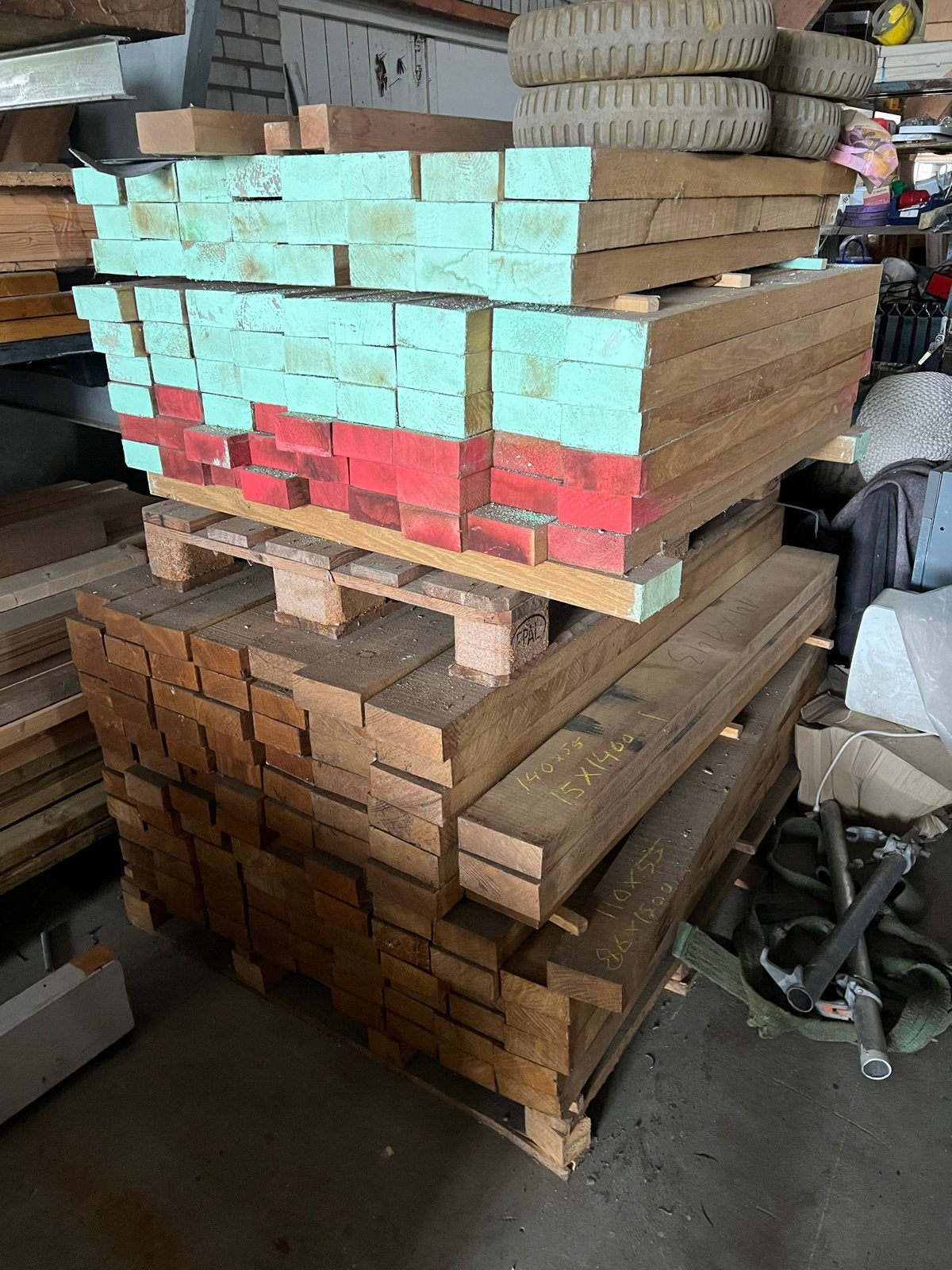Diverse partij eiken en vuren balken en planken, Doe-het-zelf en Verbouw, Hout en Planken, Ophalen, Gebruikt, 25 tot 50 mm, Eiken