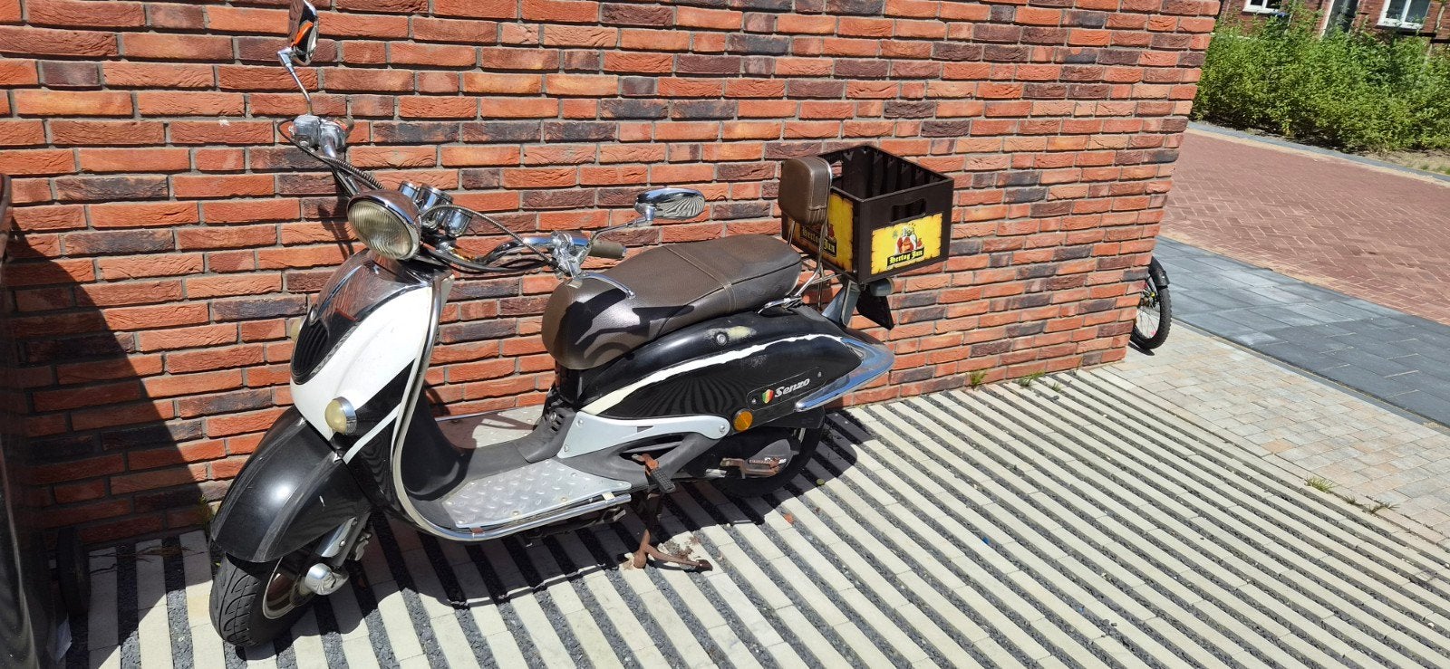 Snorscooter - 9 jaar oud, 7500km, chroom/lak schade, Fietsen en Brommers, Ophalen, Gebruikt