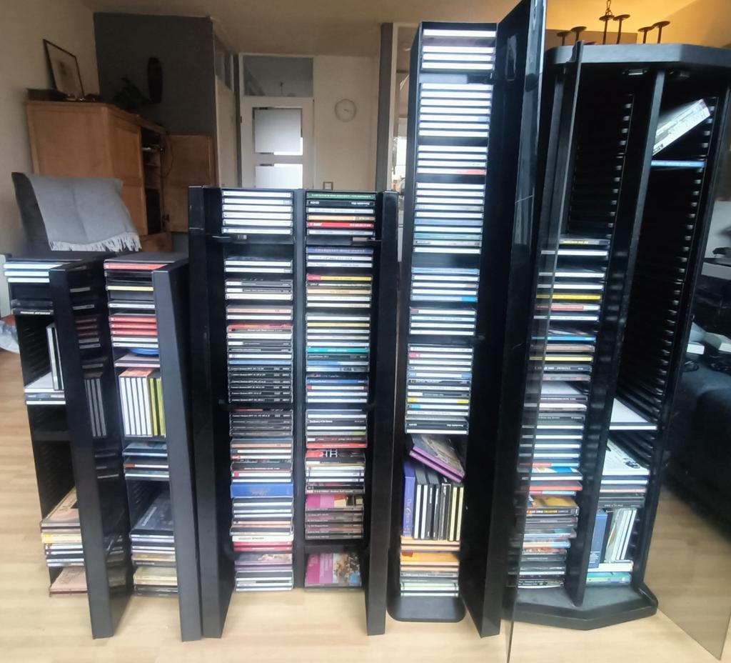 CD/DVD Opbergtorens - Zwart Kunststof, Ophalen, Kunststof, Gebruikt, 150 discs of meer