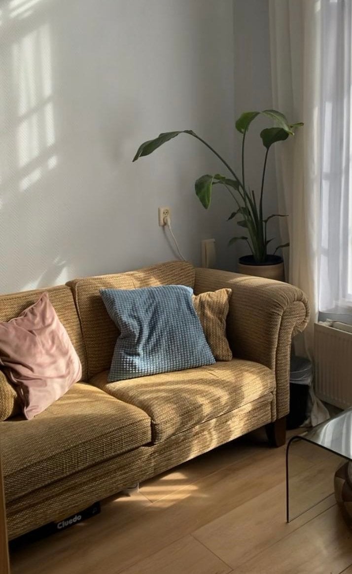 Prachtige gele tweepersoonsbank, Ophalen, 150 tot 200 cm, Tweepersoons, 75 tot 100 cm