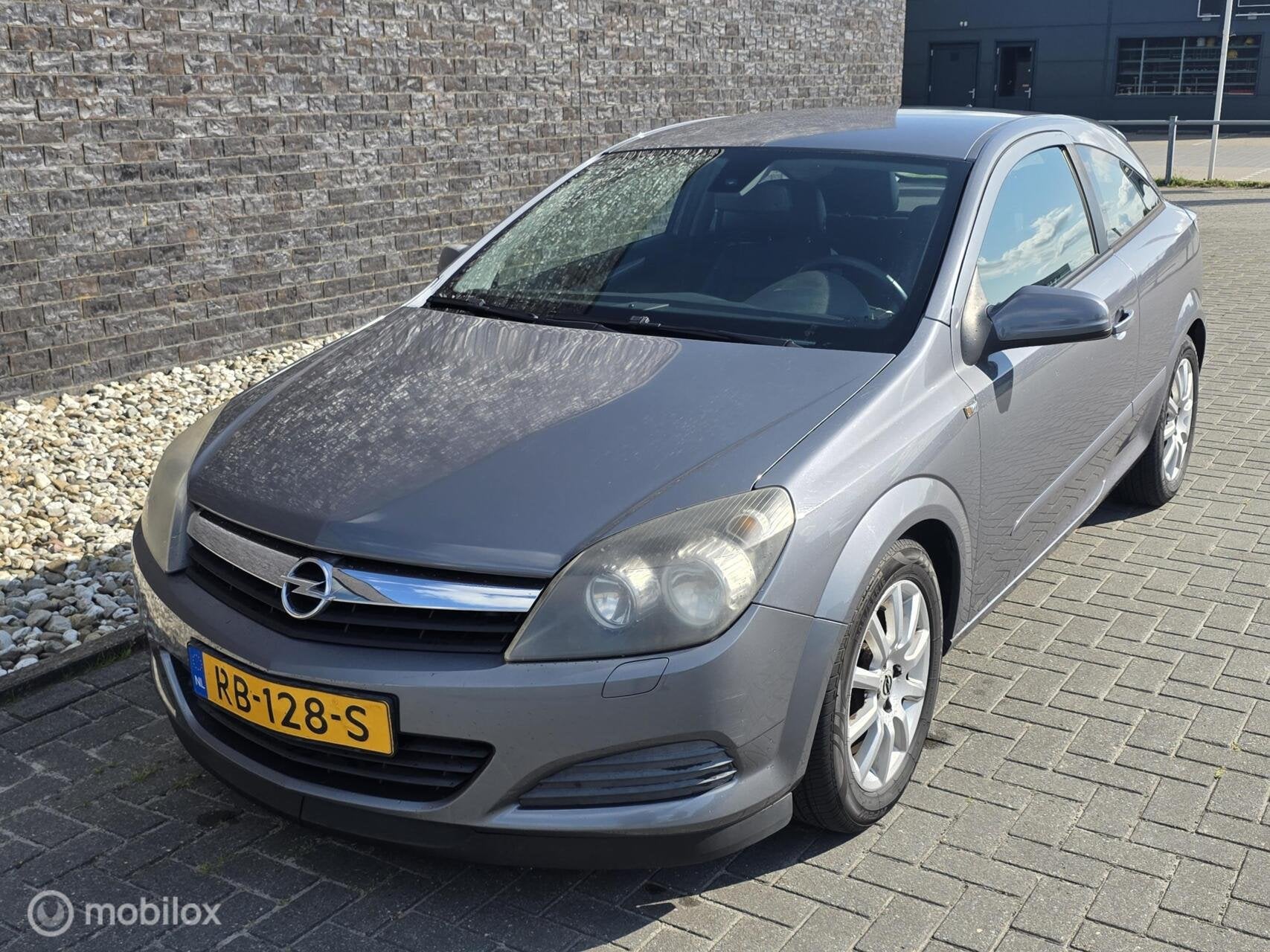 Opel Astra GTC 1.4 Cosmo - Airco - Cruise - Automaat!, Auto's, Opel, Gebruikt, 4 cilinders, 49 €/maand, Bedrijf