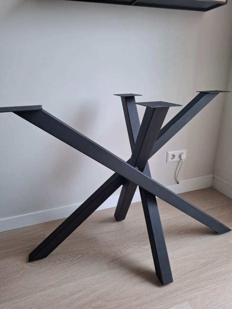 Stalen tafelpoot., Huis en Inrichting, Tafelonderdelen, 50 tot 100 cm, Rond, Zo goed als nieuw, 50 tot 100 cm