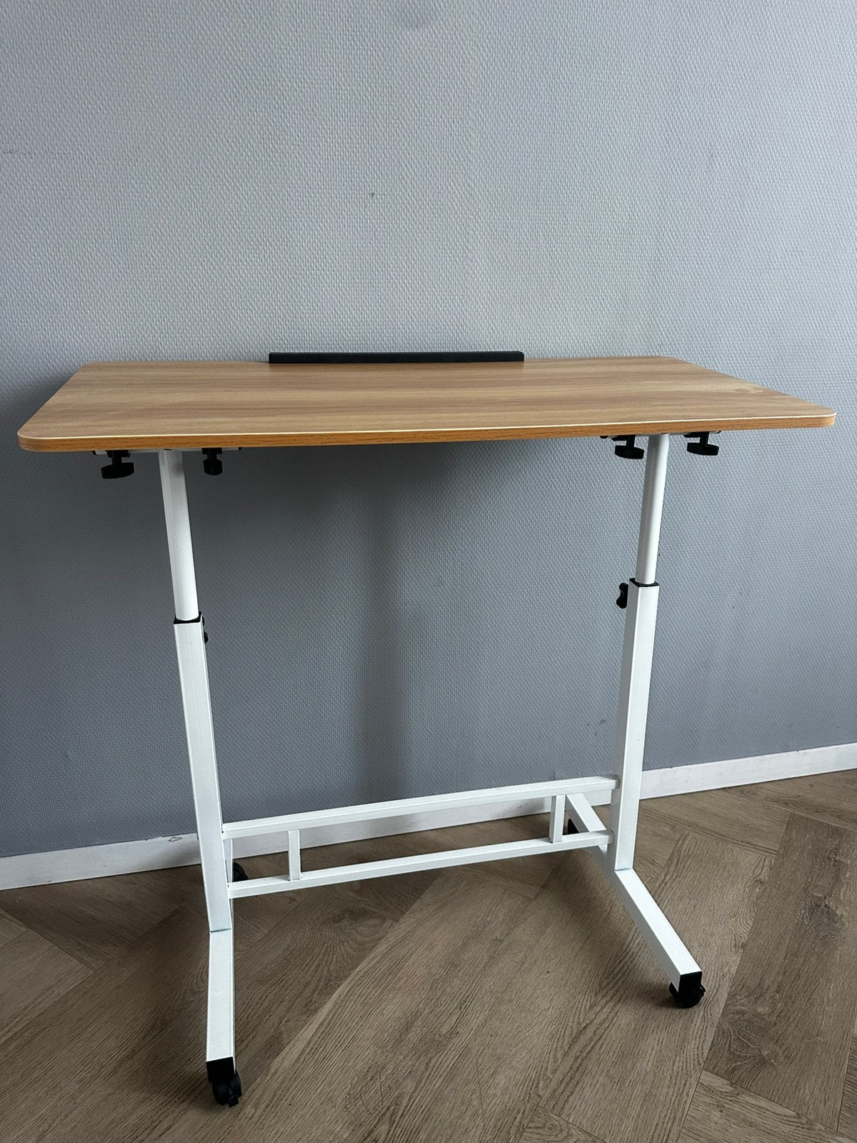 Verstelbaar bureau, Ophalen of Verzenden, In hoogte verstelbaar, Zo goed als nieuw