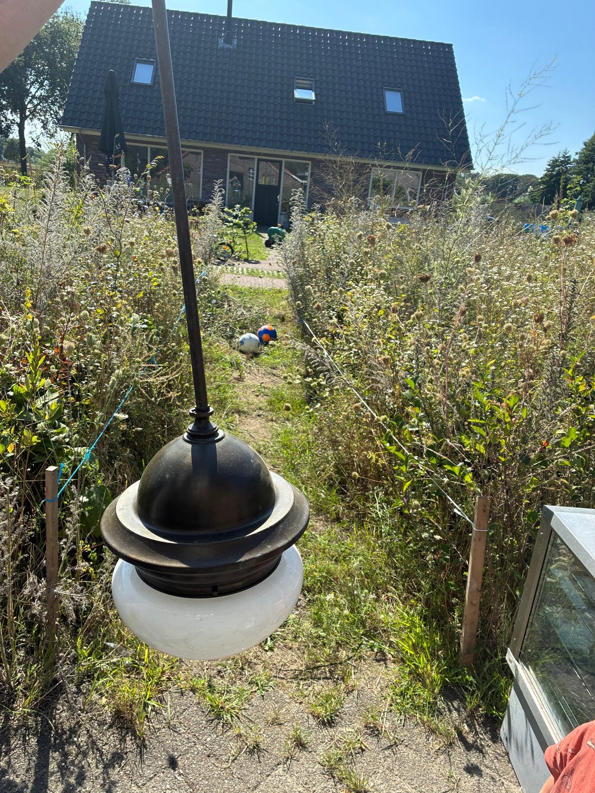 Antieke hanglamp met opalen kap, Ophalen