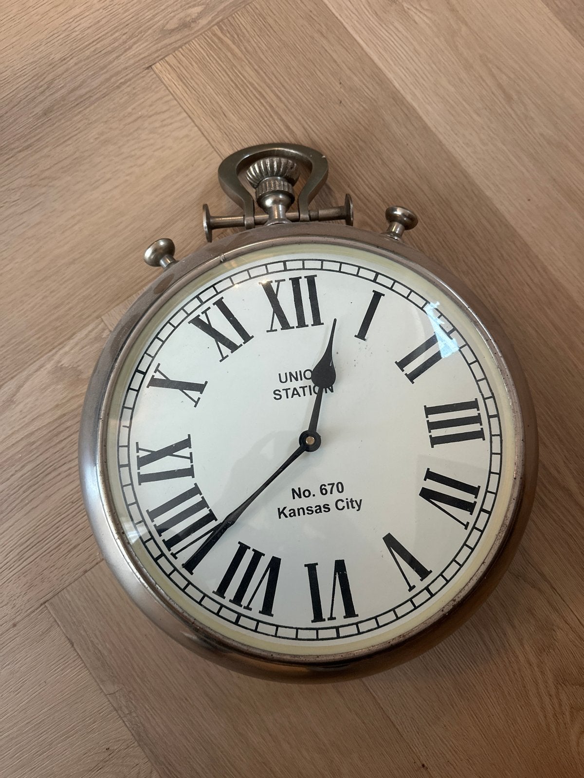 Grote wandklok in zakhorloge-stijl - Union Station, Antiek en Kunst, Ophalen of Verzenden