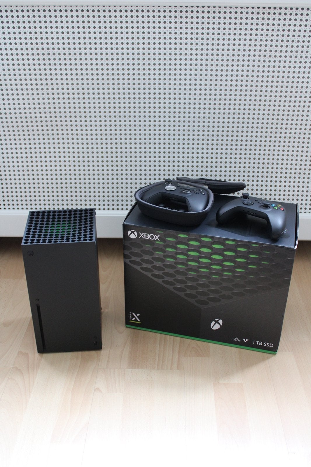 Xbox Series X + Xbox Elite Series 1 Controller, Spelcomputers en Games, Spelcomputers | Xbox Series X en S, Ophalen of Verzenden
