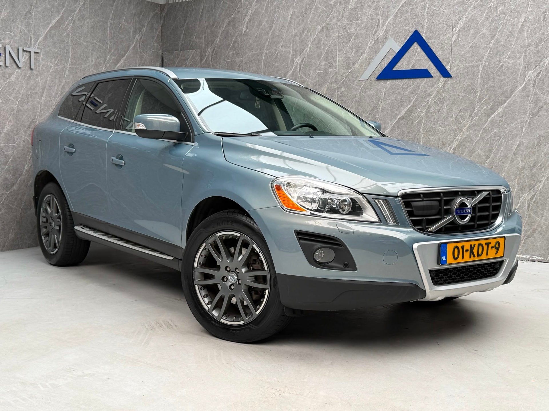 Volvo XC60 3.0 T6 AWD Summum / NAP / APK / YoungTimer, Auto's, Automaat, Gebruikt, 2000 kg, Blauw