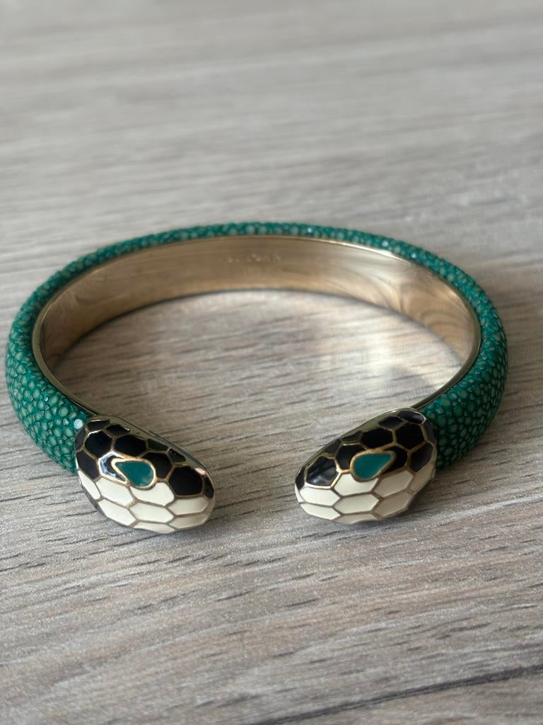 NIEUW!!! Bulgari Serpenti Armband - Groen met Gouden Details, Ophalen, Nieuw, Groen, Goud