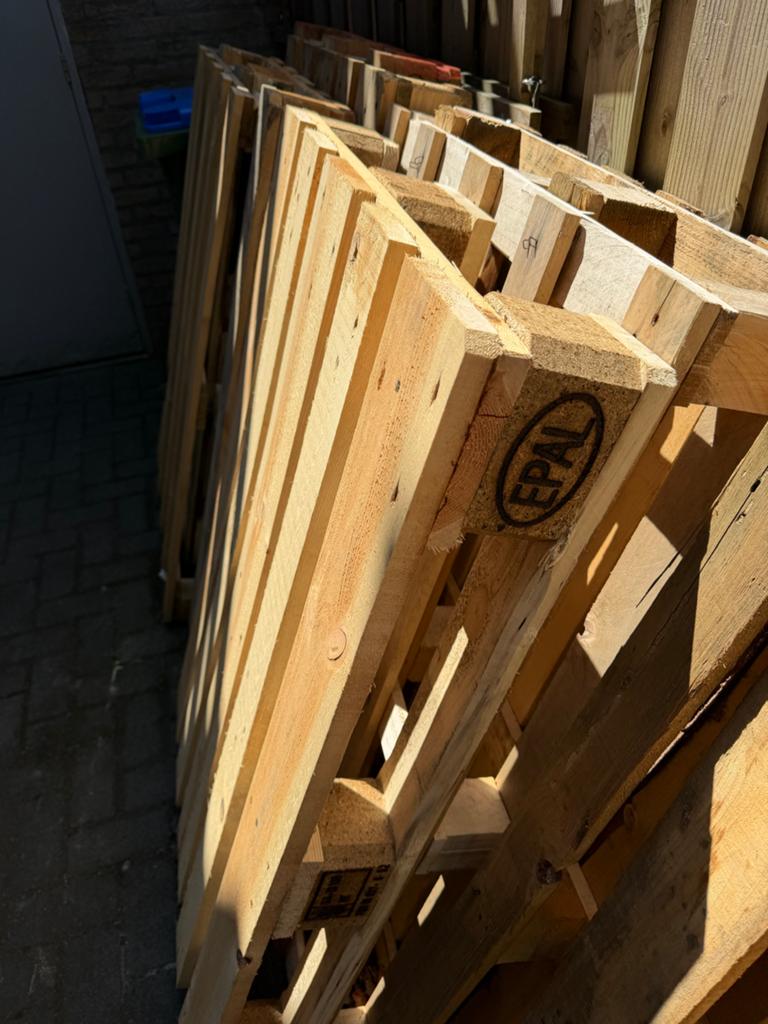 10 pallets, waarvan 4 Euro pallets, Gebruikt, 100 cm of meer, 60 cm of meer, Overige typen