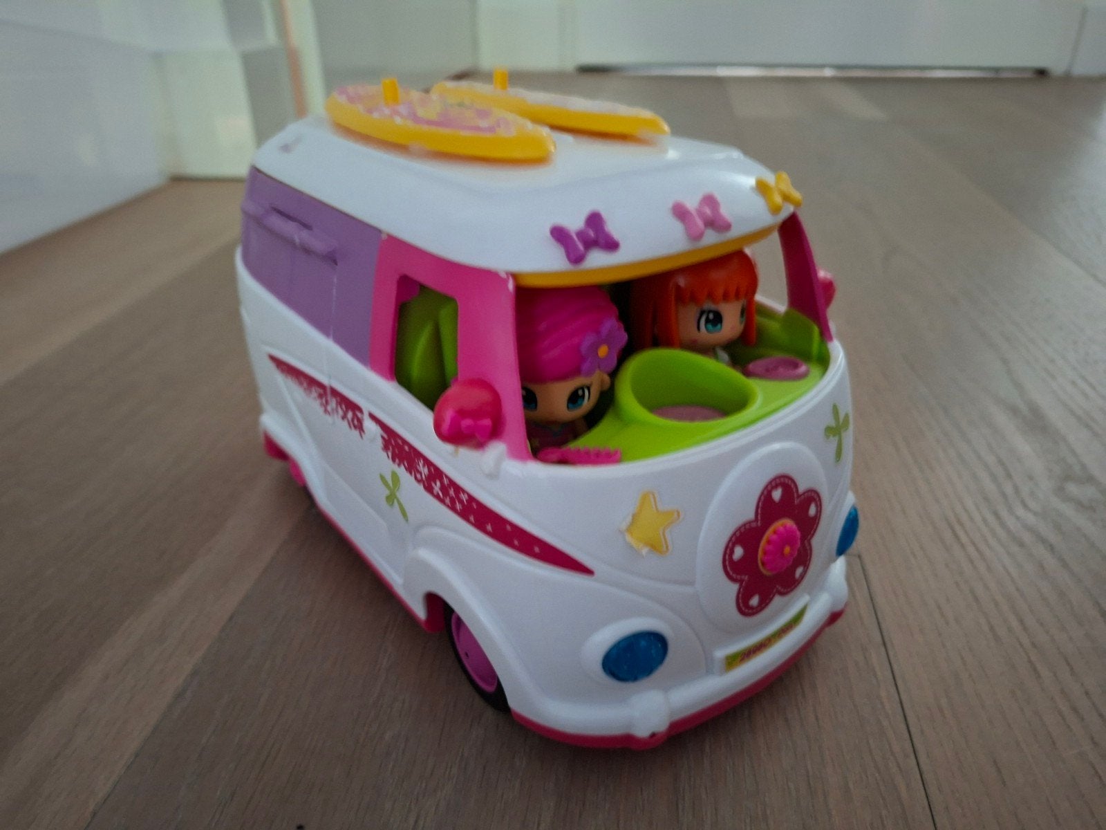 Pinypon Camper met accessoires en poppetjes, Ophalen of Verzenden, Gebruikt