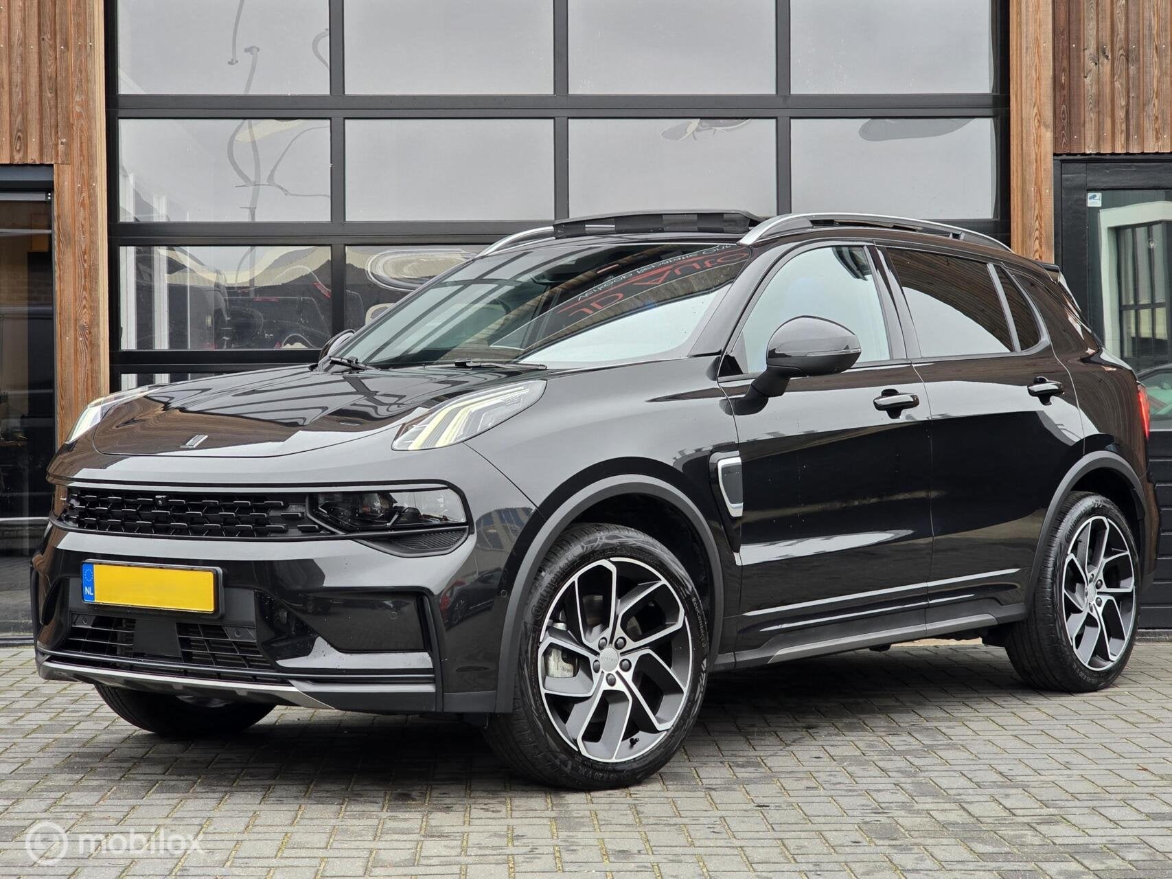 LYNK & CO 01 1.5 PHEV BLACK EDITION PANO 360CAM ACC CARPLAY, Auto's, Stof, Automatische klimaatregeling, Zwart, Plug-in hybride