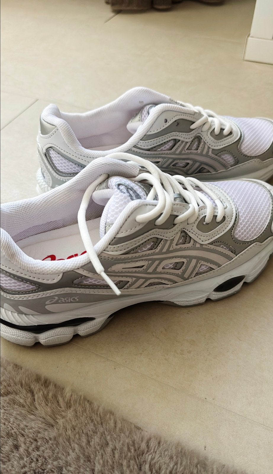 Asics, Ophalen of Verzenden, Zo goed als nieuw, Wit, Sneakers of Gympen