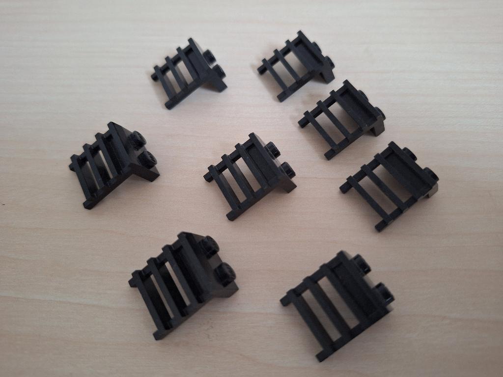* Lego trein onderdelen, 8 zwarte opstap, ladder, hekjes *, Gebruikt, Overige thema's, Lego, Ophalen of Verzenden
