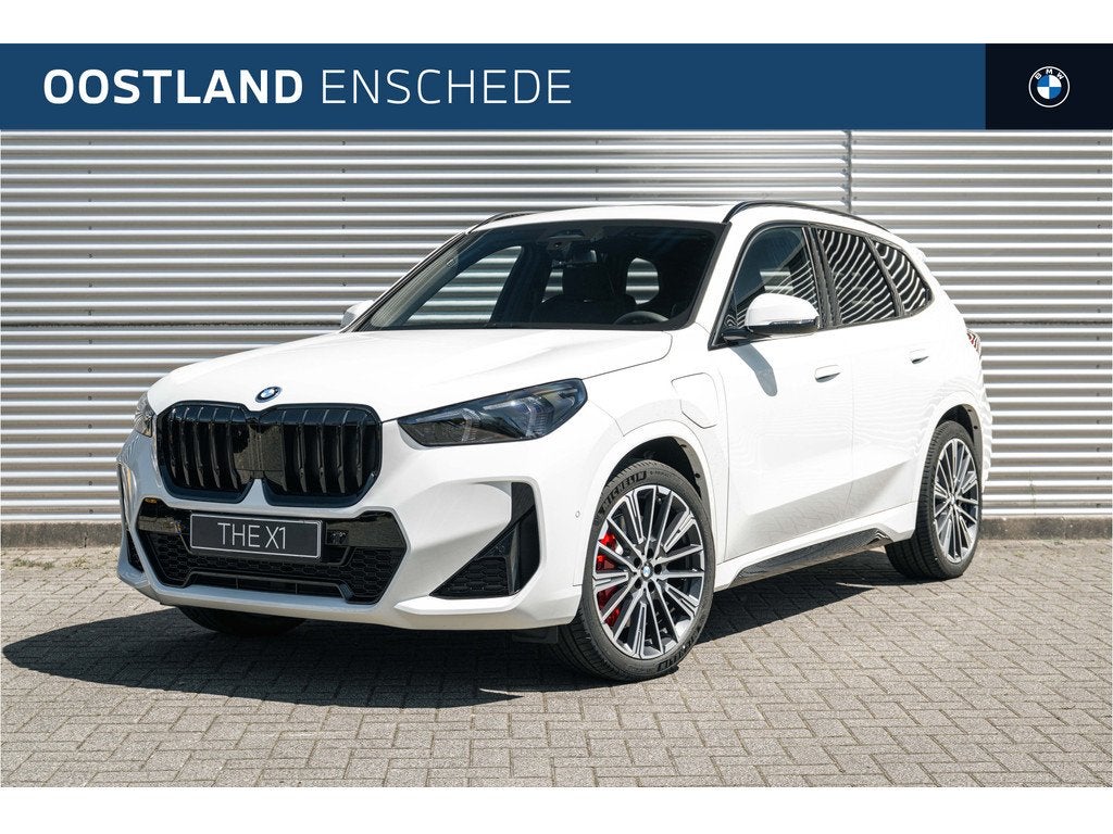 BMW X1 xDrive25e M Sport Automaat / Panoramadak / Trekhaak /