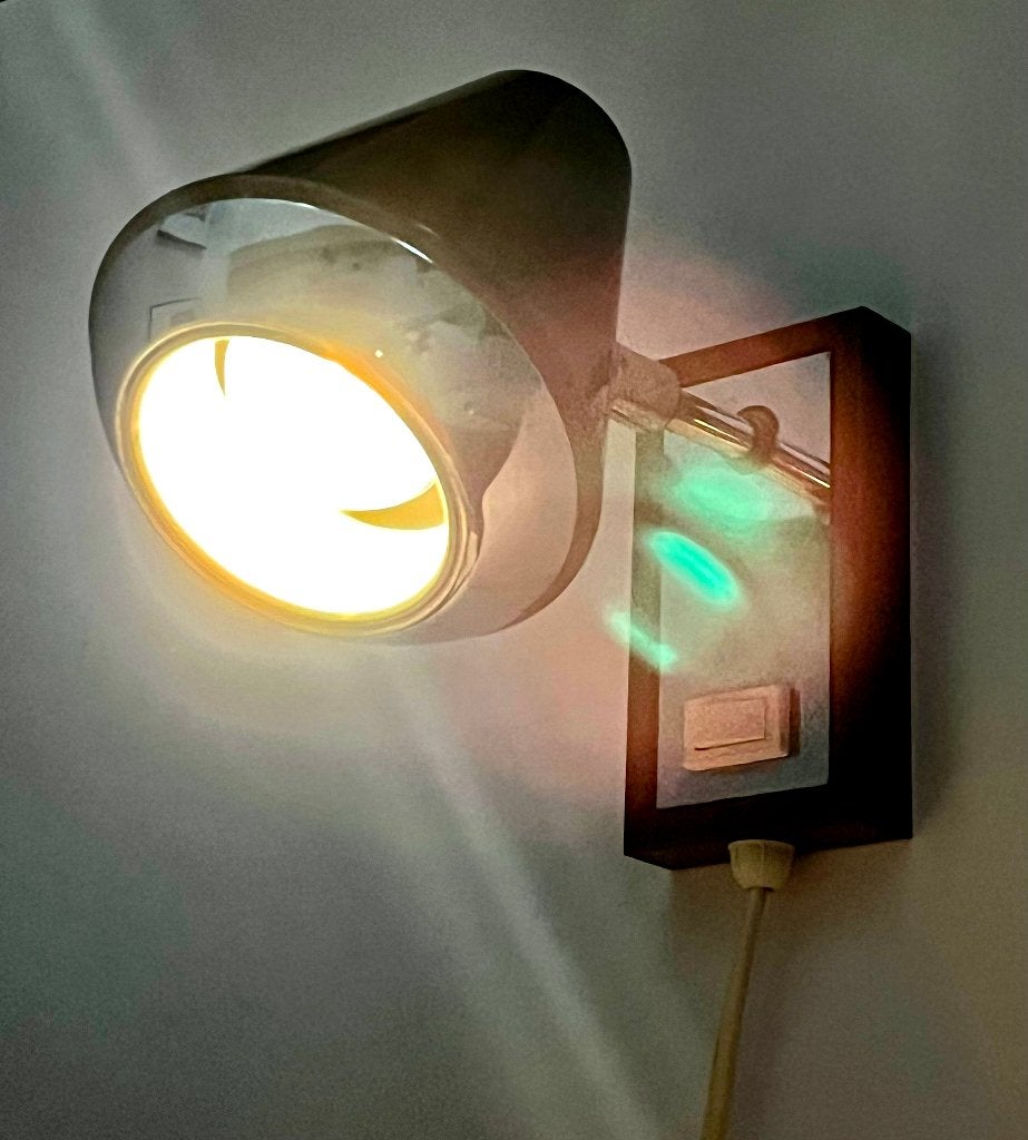 Metalen Wandlamp Wandspot Hala Zeist? jaren '70, Gebruikt, Met schakelaar, Ophalen of Verzenden, Overige kleuren