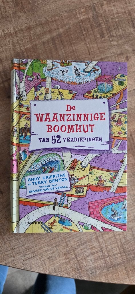 De waanzinnige boomhut van 52 verdiepingen, Ophalen of Verzenden, Gelezen, Fictie algemeen