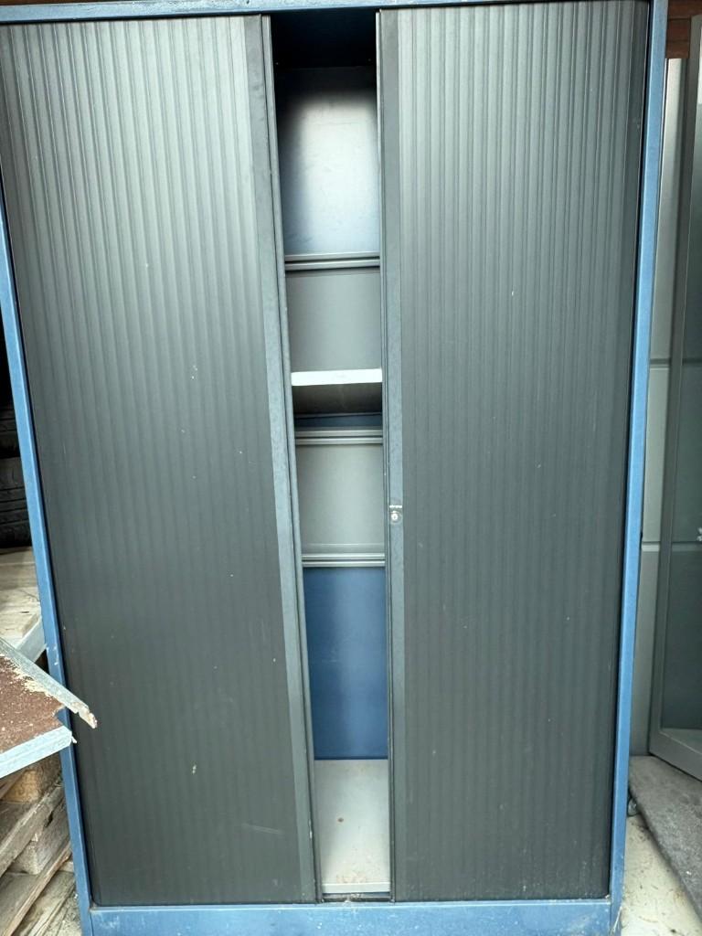 Metalle kasten en vritrinekast, Ophalen, Gebruikt