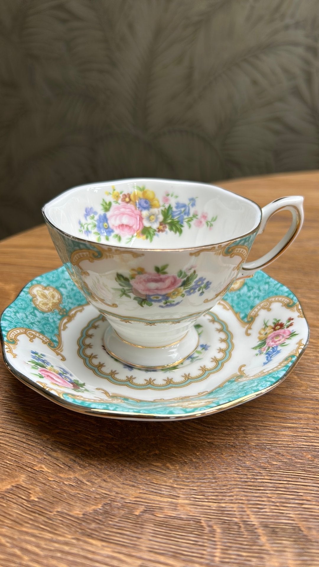 Te koop gevraagd: Royal Albert Lady Ascot, Ophalen of Verzenden, Zo goed als nieuw, Porselein, Kop en/of schotel