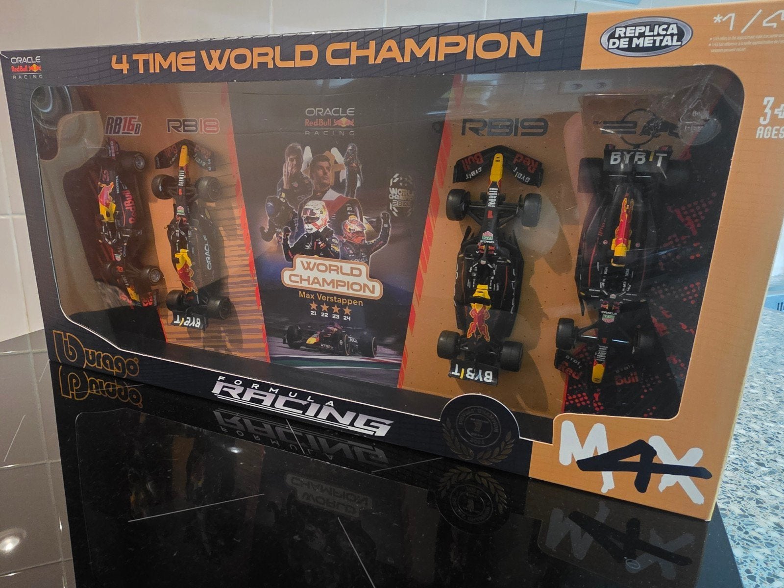 Max Verstappen Red Bull F1 schaalmodellen (4 stuks) Bburago, Ophalen of Verzenden, Nieuw, Auto