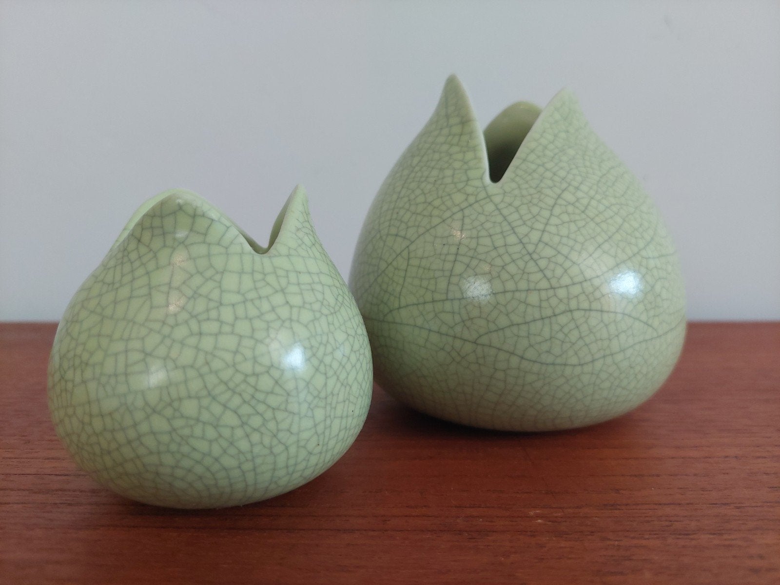 "Vintage ASA set van 2 lichtgroene tulp vaasjes", Ophalen of Verzenden