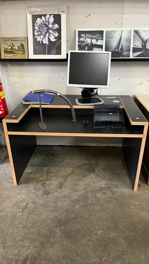 Bureau WD-028 Marktplaats nummer 190, Ophalen, Zo goed als nieuw