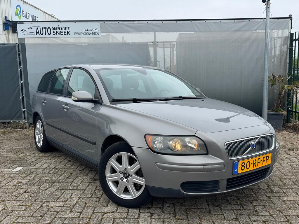 Volvo V50 2.4 AUT - Airco - Cruise - APK 02-27, Auto's, Volvo, Stof, Gebruikt, 700 kg, 2435 cc
