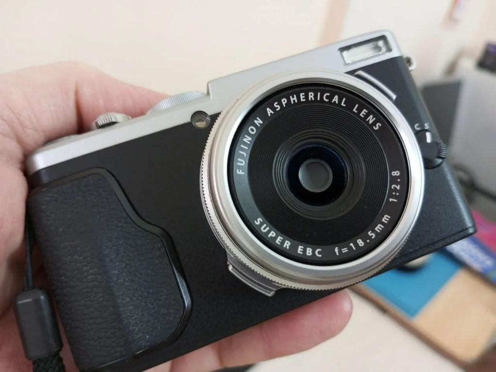 FujiFilm x70, Ophalen of Verzenden, Zo goed als nieuw, Fuji, Geen optische zoom