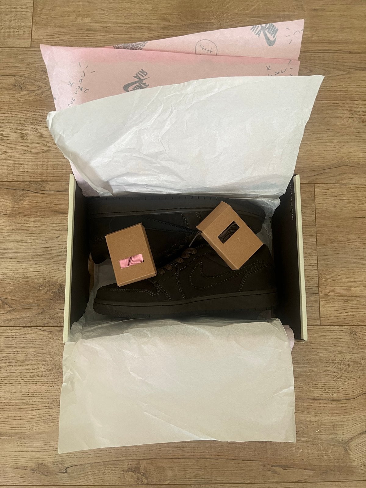 Nike Air Jordan 1 Low Travis Scott Velvet Brown Maat 43, Bruin, Nieuw, Ophalen of Verzenden, Sneakers of Gympen