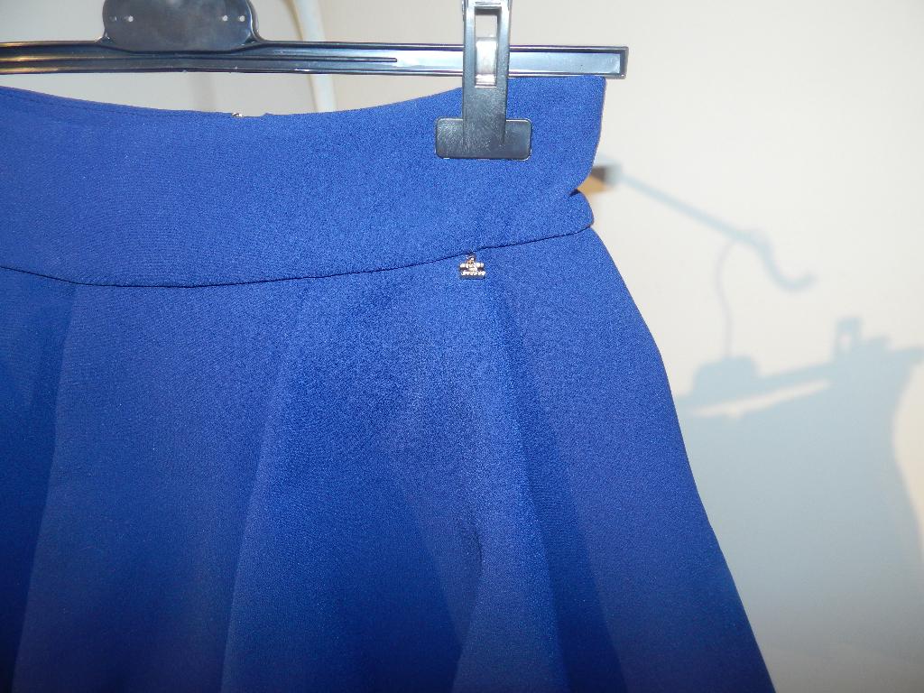 Elisabetta Franchi wijd uitlopende rok vorstelijk blauw IT40, Zo goed als nieuw, Maat 34 (XS) of kleiner, Boven de knie, Elisabetta Franchi
