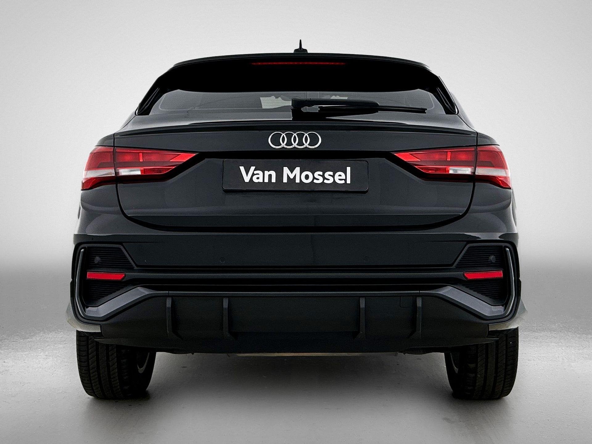 Audi Q3 Sportback 45 TFSI e Attraction 245 PK | Automaat | N, Auto's, 12 maanden, Gebruikt, Zwart, Hybride Elektrisch/Benzine