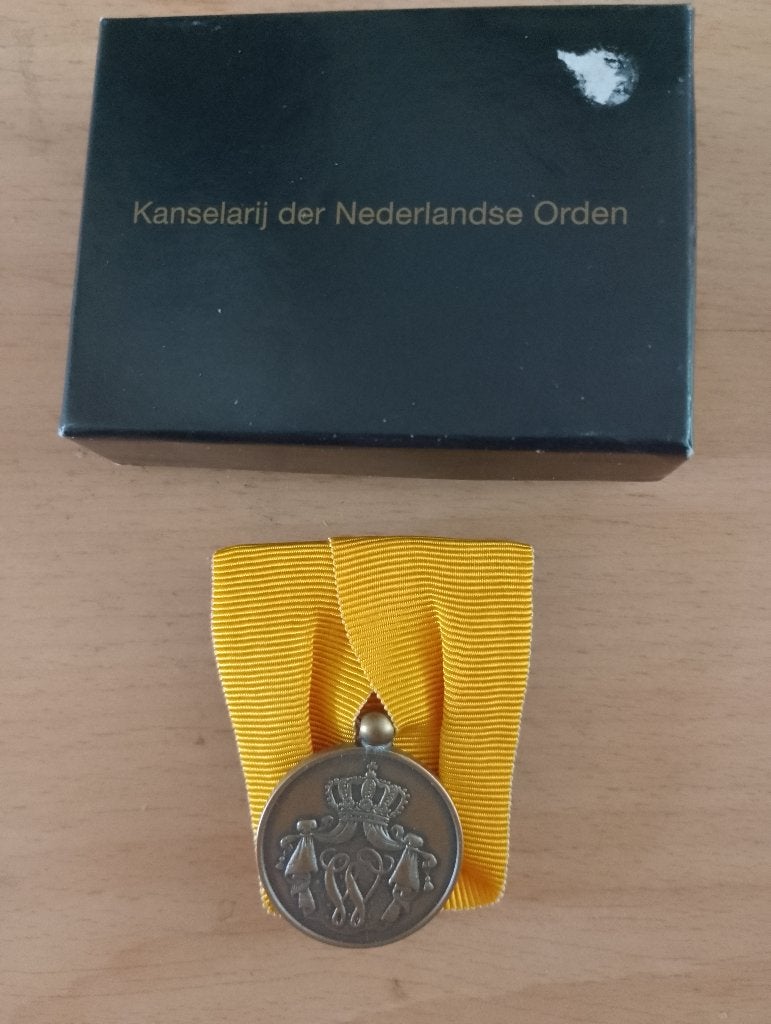 Medaille trouwe dienst brons, Verzenden, Marechaussee, Nederland, Lintje, Medaille of Wings