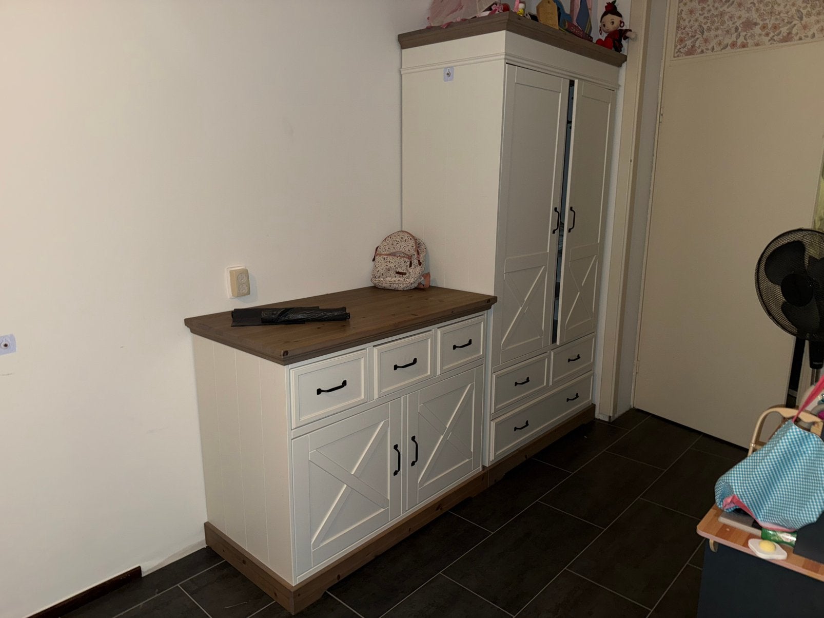 Kidsmill Savigno Babykamer: Kast, Commode, Ledikant 70x140, Kinderen en Baby's, Ophalen, 70 tot 85 cm, 140 tot 160 cm, Zo goed als nieuw