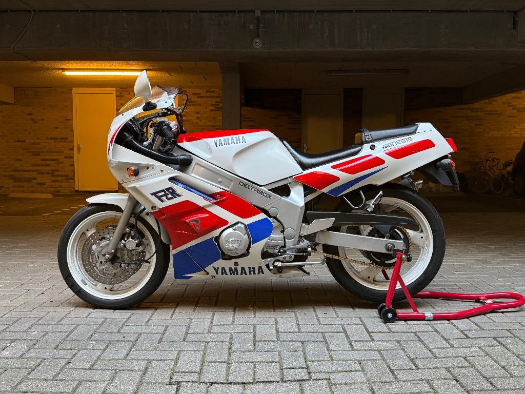 Yamaha FZR600 (3HE) - 1989 - Genesis Deltabox, Sportuitlaat, 4 cilinders, Motorrijbewijs A, Gebruikt