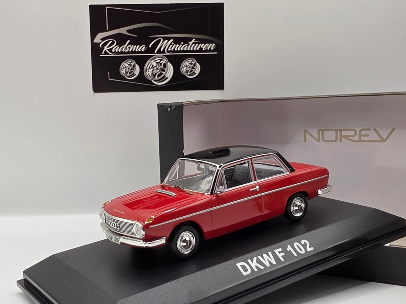 Dkw F102 Auto Union - Rood/zwart - 1:43 Norev, Auto, Norev, Ophalen of Verzenden, Zo goed als nieuw