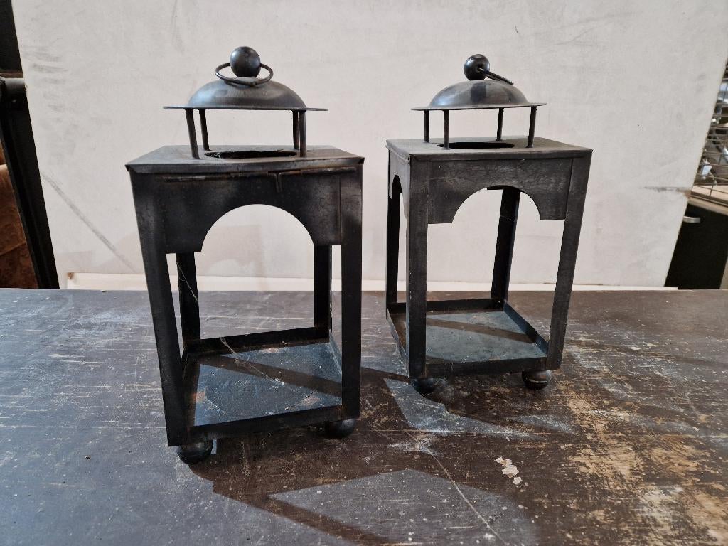2 leuke zwarte metalen lantaarns, Gebruikt, Zwart, Ophalen of Verzenden, Metaal