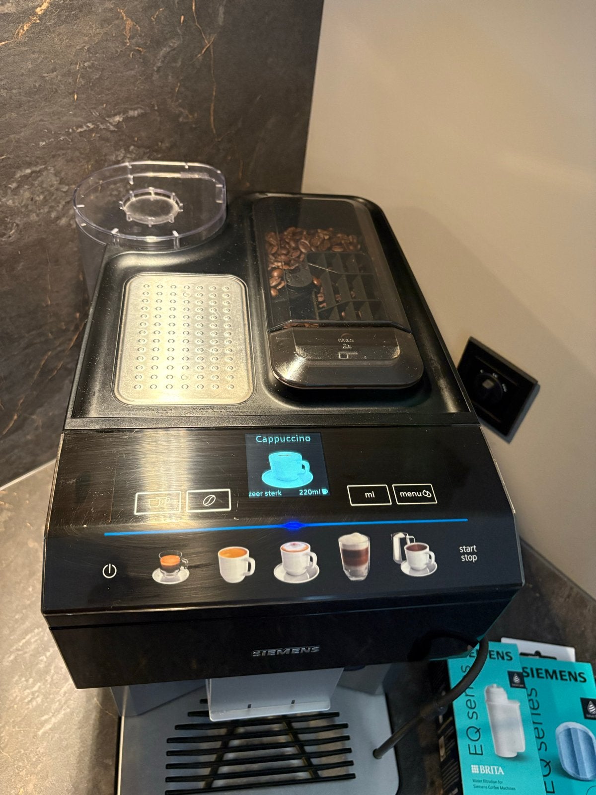 Siemens EQ.500 volautomatische espressomachine, Witgoed en Apparatuur, Ophalen, Afneembaar waterreservoir, Espresso apparaat, 10 kopjes of meer