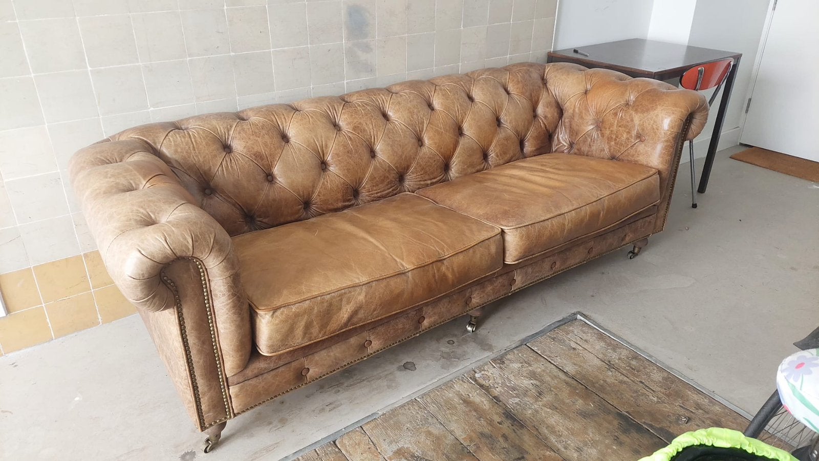 Supergave vintage Chesterfield 3 zits bank cognac, Ophalen, Gebruikt, Driepersoons, Rechte bank