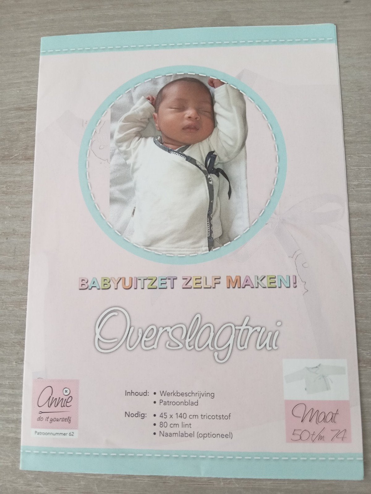 Baby Overslagtrui Patroon - Annie Do It Yourself, Ophalen of Verzenden, Nieuw, Kind, Overige merken