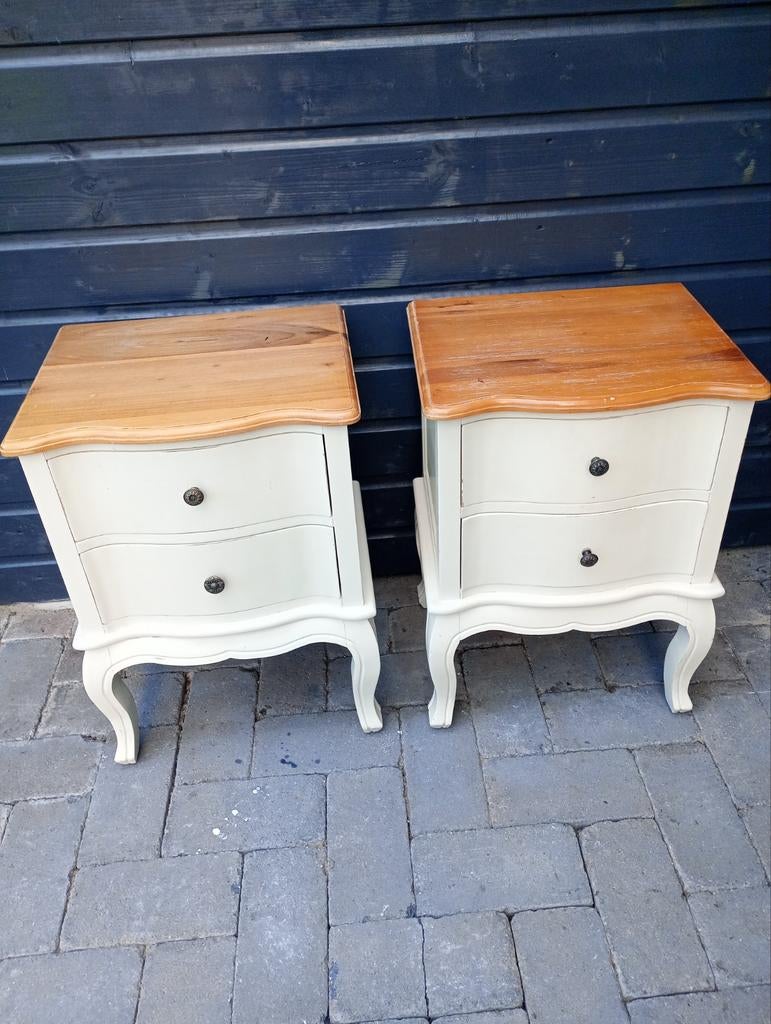 2 nachtkastjes, landelijke stijl, rookvrij huis, Huis en Inrichting, Slaapkamer | Nachtkastjes, Gebruikt, Minder dan 45 cm, Hout