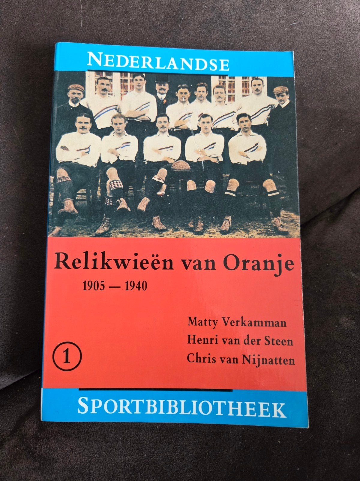 Relikwieën van Oranje 1905-1940 - Deel 1, Ophalen of Verzenden, Gelezen, Matty Verkamman, Henri van der Steen, Chris van Nijnatten