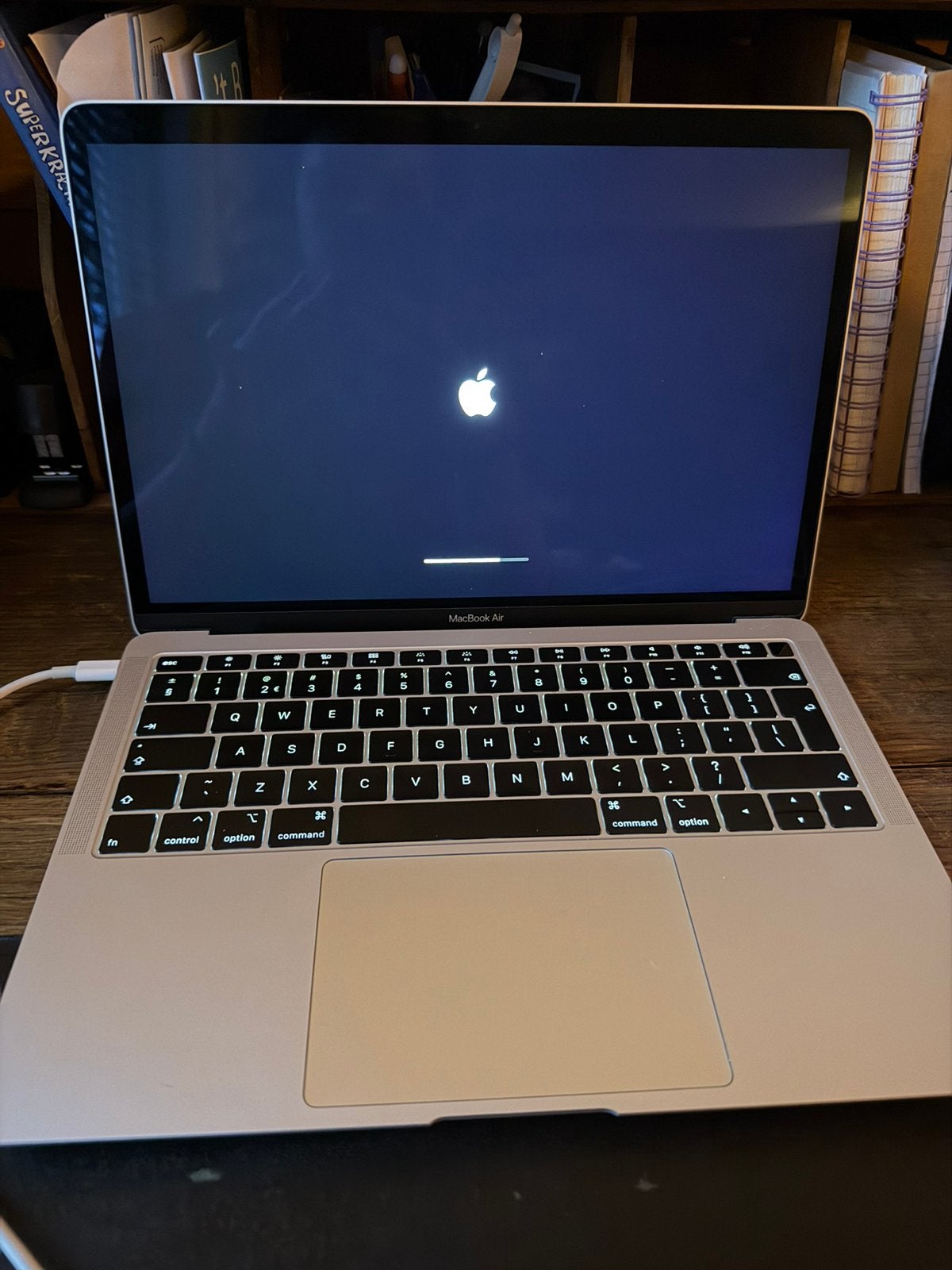 Macbook air 2019, Ophalen, 13 inch, Minder dan 2 Ghz, Zo goed als nieuw