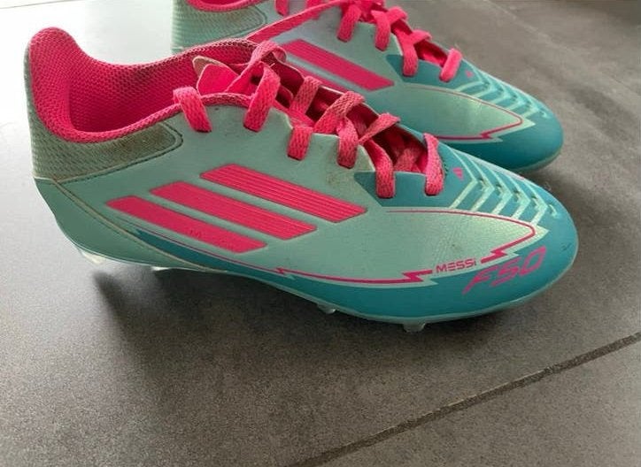 Adidas Messi F50 voetbalschoenen - Maat 33, Ophalen of Verzenden, Gebruikt, Schoenen