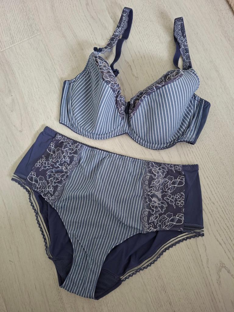 PrimaDonna Nyssa lingerieset BH 75D tailleslip 44, PrimaDonna, Ophalen of Verzenden, Blauw, Setje