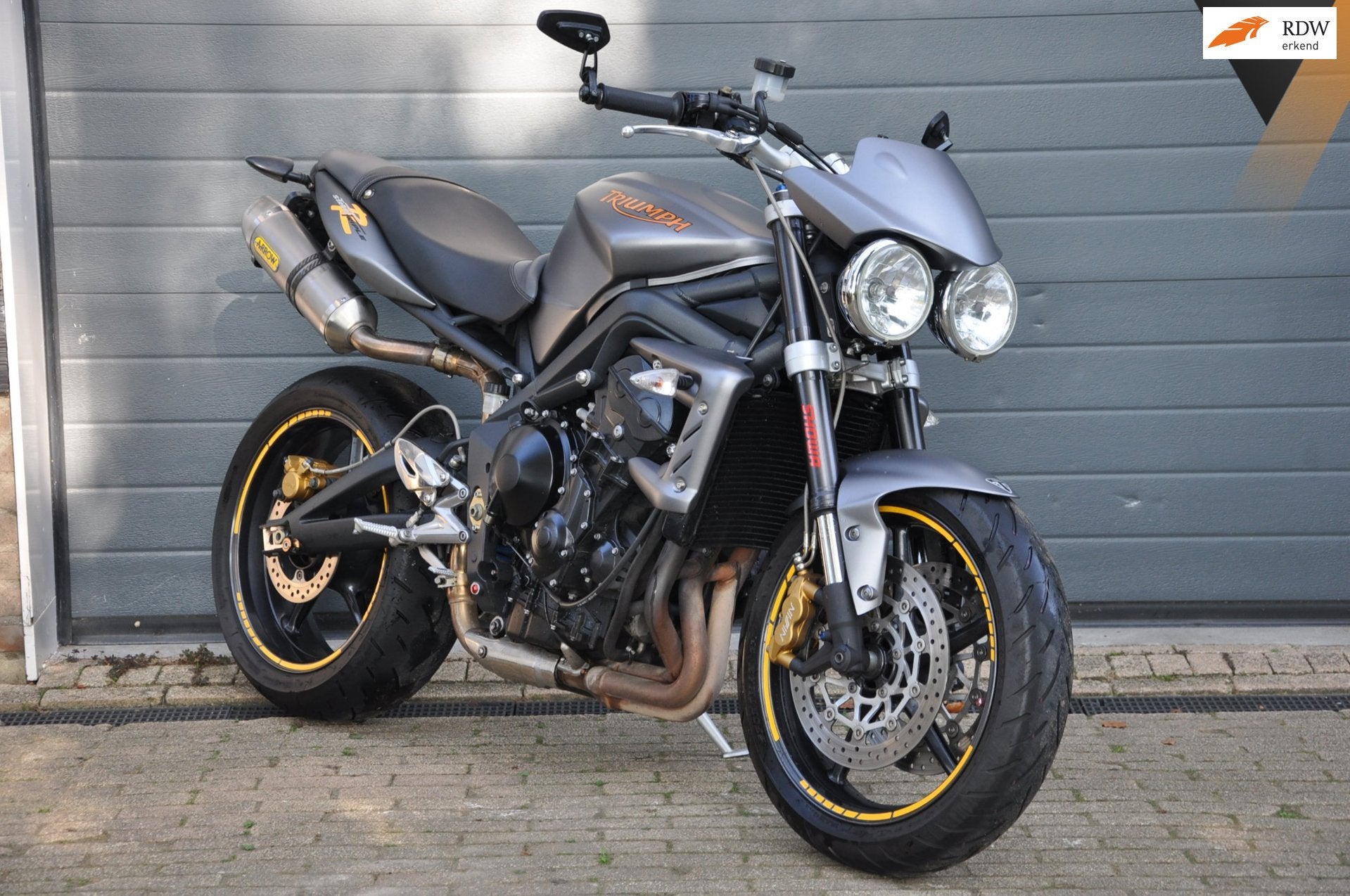 Triumph Street Triple R met Arrow uitlaten, 675 cc, Meer dan 35 kW, Handgeschakeld, Naked bike
