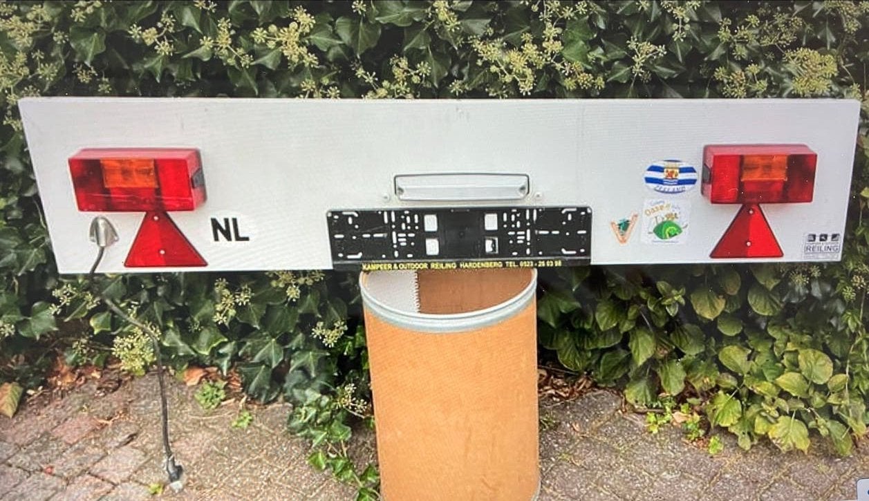 Verlichtingsbalk aanhanger met kentekenplaathouder, Auto diversen, Aanhangwagen-onderdelen, Ophalen, Gebruikt