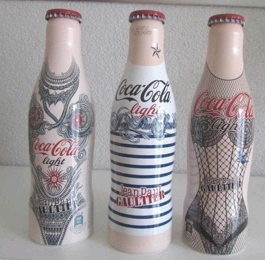 Coca Cola van Gaultier 2012
Flesjes zijn n, Verzamelen, Ophalen of Verzenden, Nieuw, Gebruiksvoorwerp